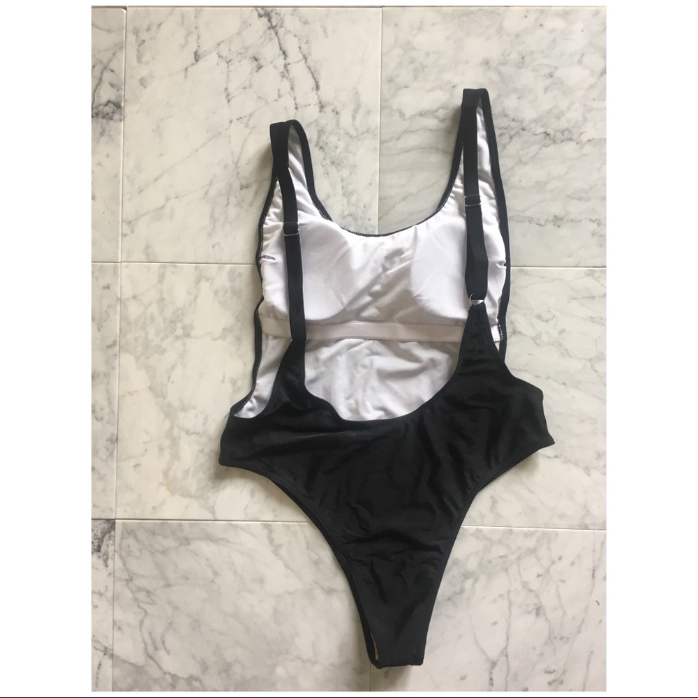 ❗️ONE LEFT❗️Trendy Black High Cut One Piece - Picture 4 of 6